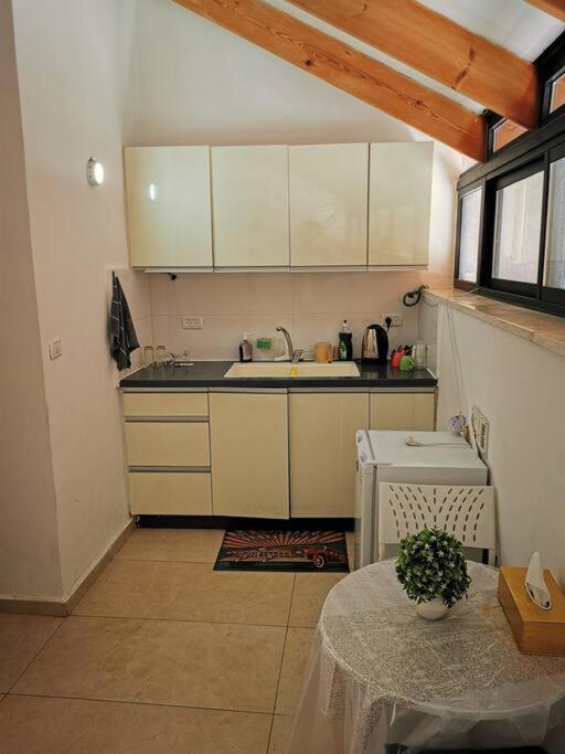 A Wonderful Studio6 Apt In The Center Of Jerusalem Eksteriør bilde